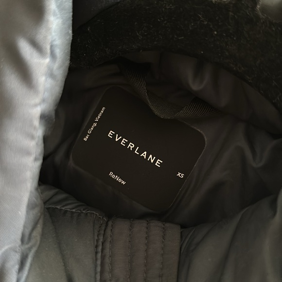 Everlane Men’s Renew Short Parka - Picture 9 of 10